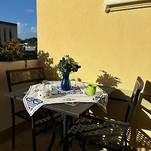 grellys-house-holiday-in-50m-from-the-metro.it-romehotels.com/